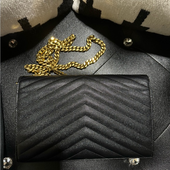Selling Saint Laurent classic Cassandre chain wallet. - Picture 3 of 8